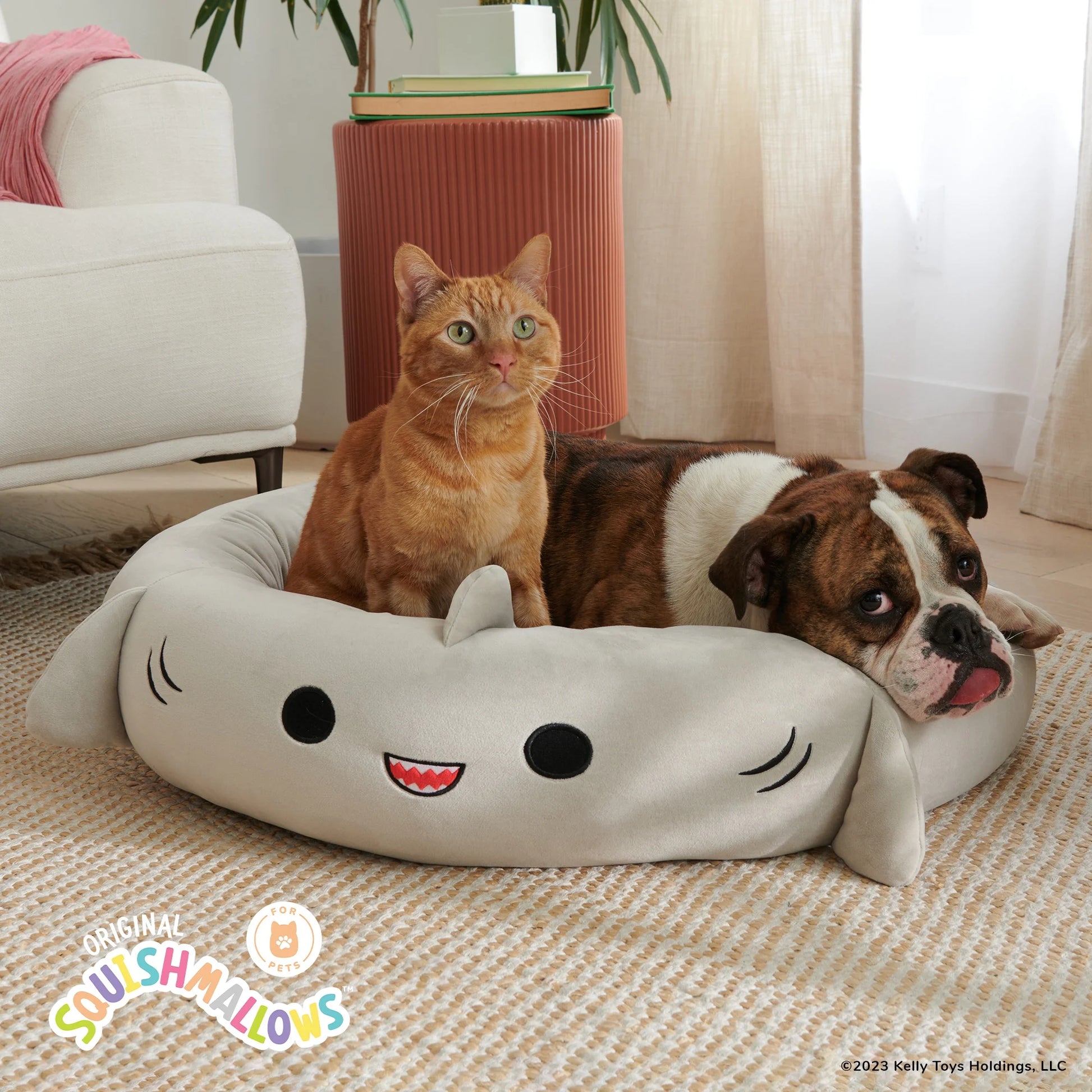 Snuggle Up in Style with the 24-Inch Gray Shark Ultra Soft Plush Pet Bed for Dogs and Cats